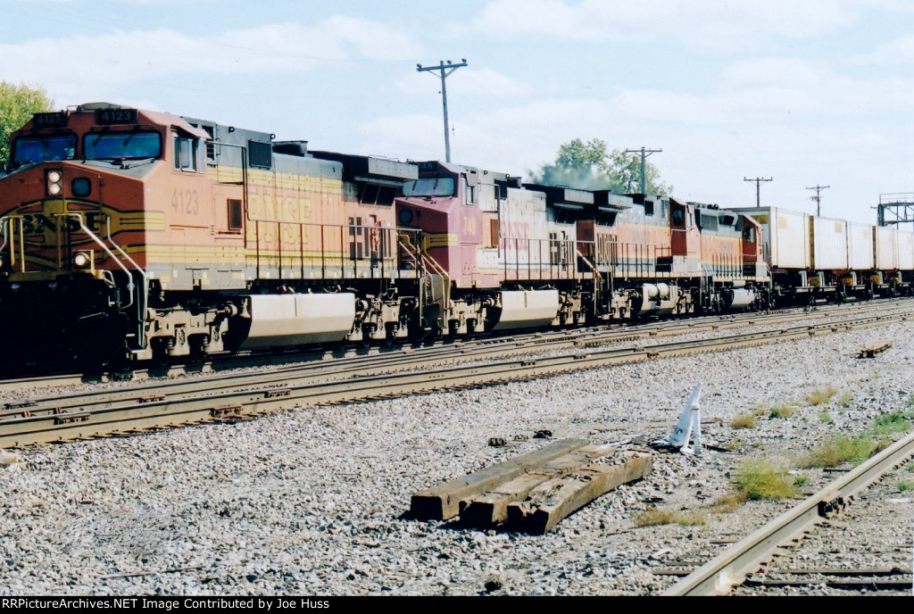 BNSF 4123 West